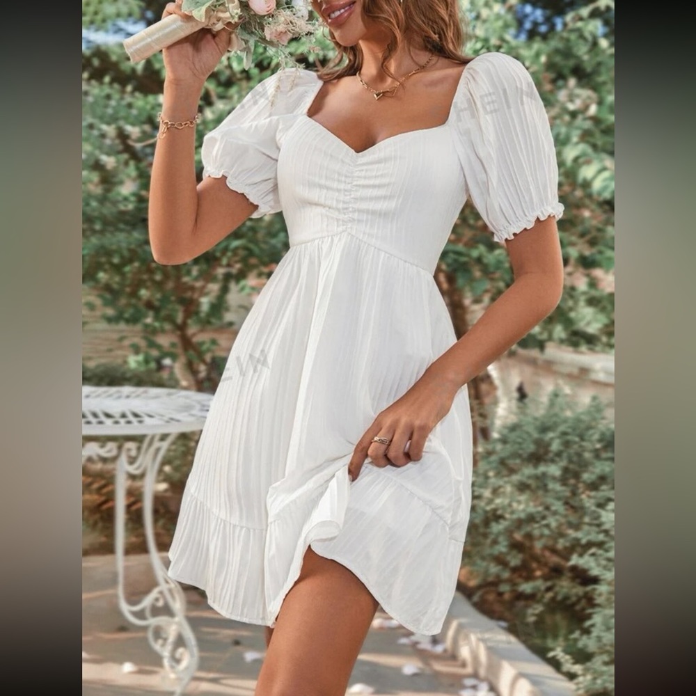Beautiful sweetheart neck dress